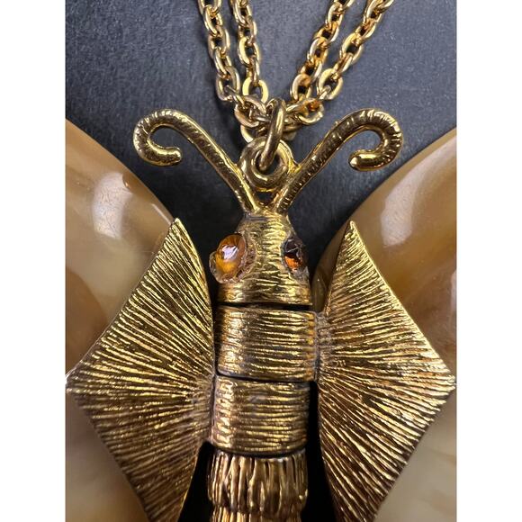 Vintage 70s Articulated Butterfly Necklace | Root Beer Marbled Wings 26" - Picture 10 of 13